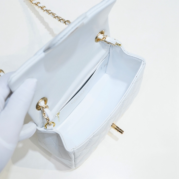 シャネルバッグ着用イメージ